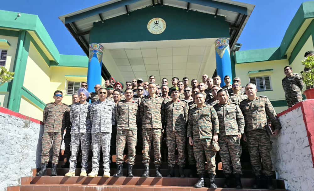 ia_awc's tweet image. Participants of HCC #AWC visited forward areas in Arunachal Pradesh. Interacted with Formation Commanders to deepen understanding of operational dynamics along Northern Front @adgpi ⁦@artrac_ia⁩