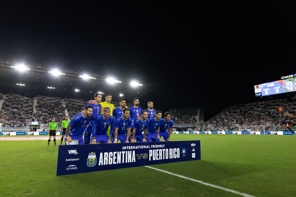 ⭐ Noche de goles en territorio norteamericano: En un partido amistoso organizado por el reggaetonero Daddy Yankee, Puerto Rico 🇵🇷 ¡CAYÓ! goleado 0-6 frente a Argentina 🇦🇷

⚽ Mac Allister X2, Montiel, Echeverría (p.p) y Martínez X2. Lionel Messi asistió en 2 oportunidades.