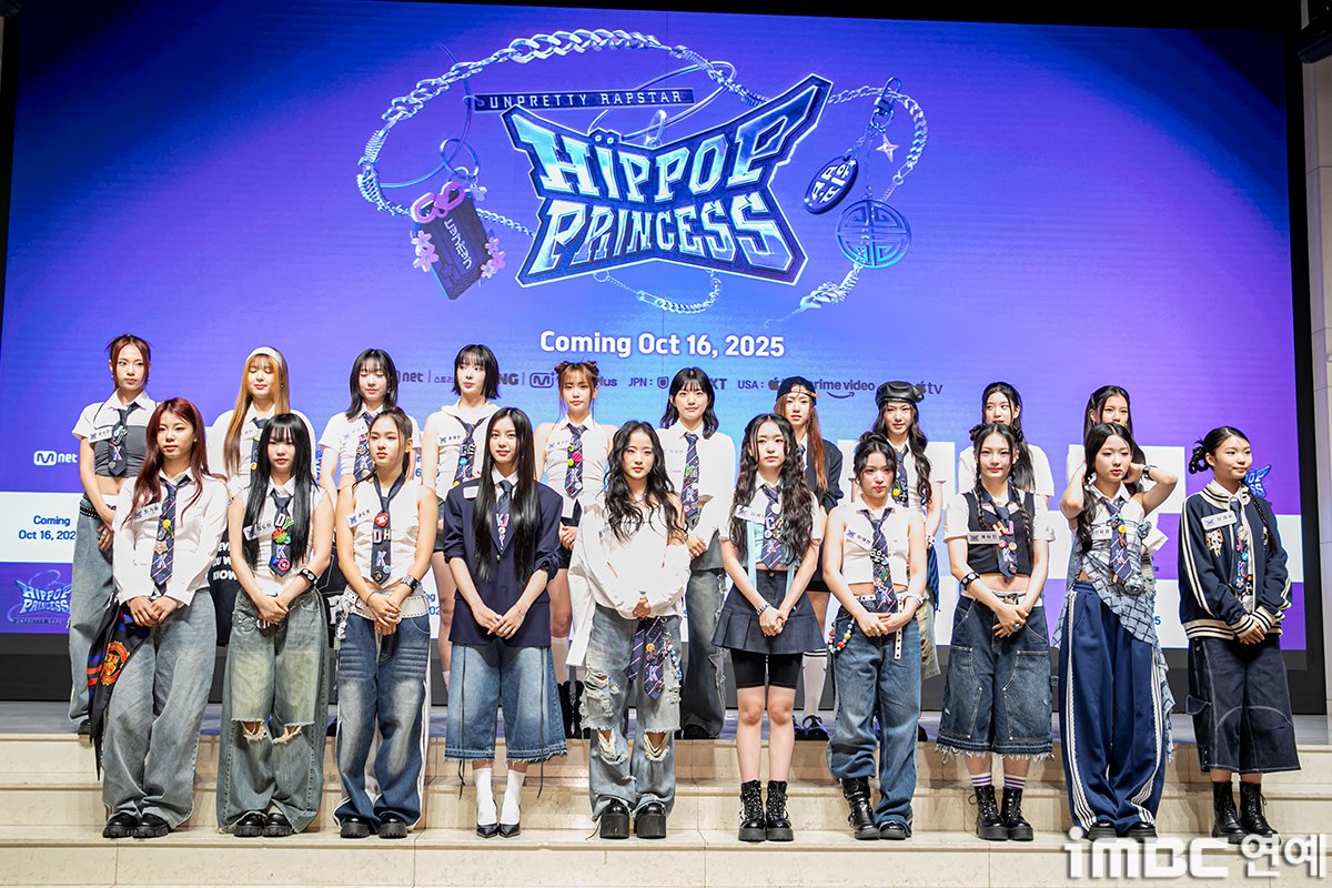 G3RF3-la4AAbK_B?format=jpg&name=medium