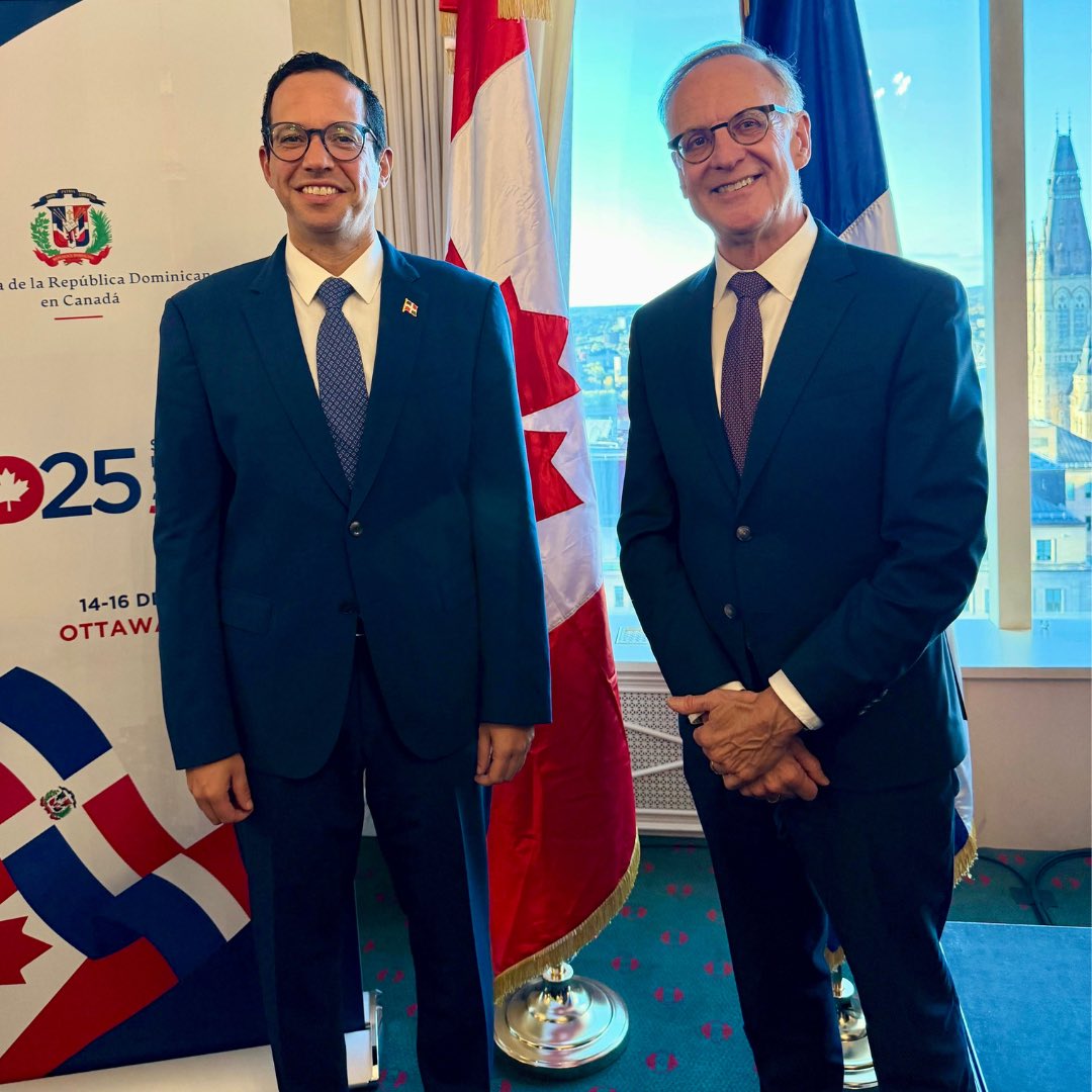 Concluye un primer día lleno de aprendizajes y conexiones en la Semana Dominicana en Canadá 🇨🇦🤝🇩🇴

Como parte de esta agenda organizada por la Embajada de <a href="/RDenCanada/">Dominican Embassy in Canada</a>, tuvimos la oportunidad de reunirnos con autoridades, parlamentarios y representantes del sector privado, con