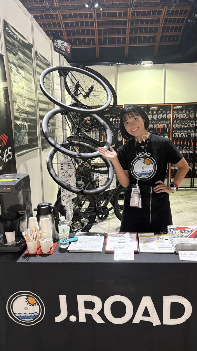 mzk_cyc's tweet image. 今日明日はJapan Bike Show🚲✨J.ROAD(yoeleo)ブースにいます🙌一般入場はありませんが…いらっしゃる方はよろしくお願いします🙌