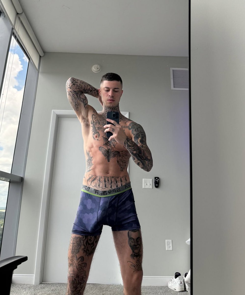 say hi then check ur dms