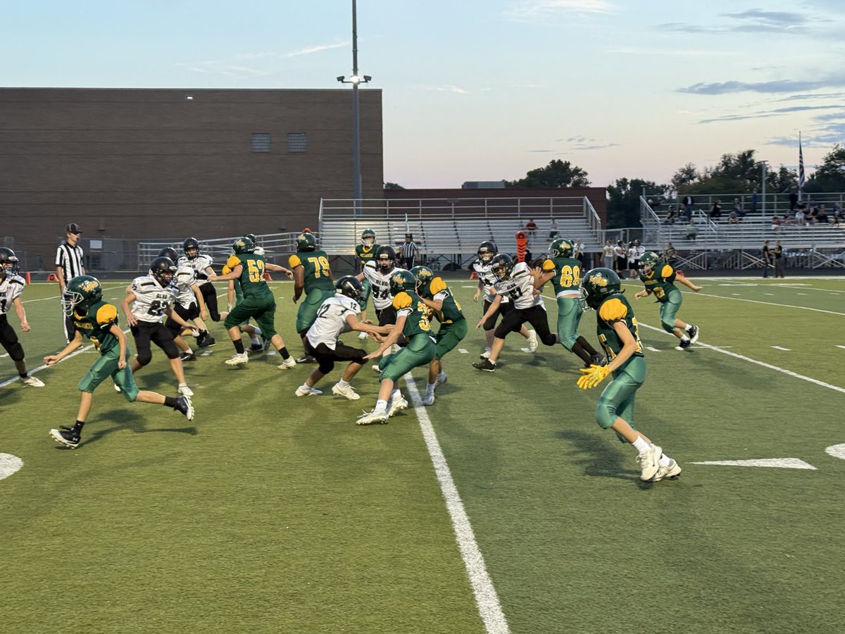 Pratt_LibertyAD's tweet photo. LMS finished the Football season tonight at Zerger Field against Alva, Oklahoma.  8th and 7th grade both came away with decisive wins, finishing the season on a positive note!!! GG!! https://t.co/OECcGu2oVt