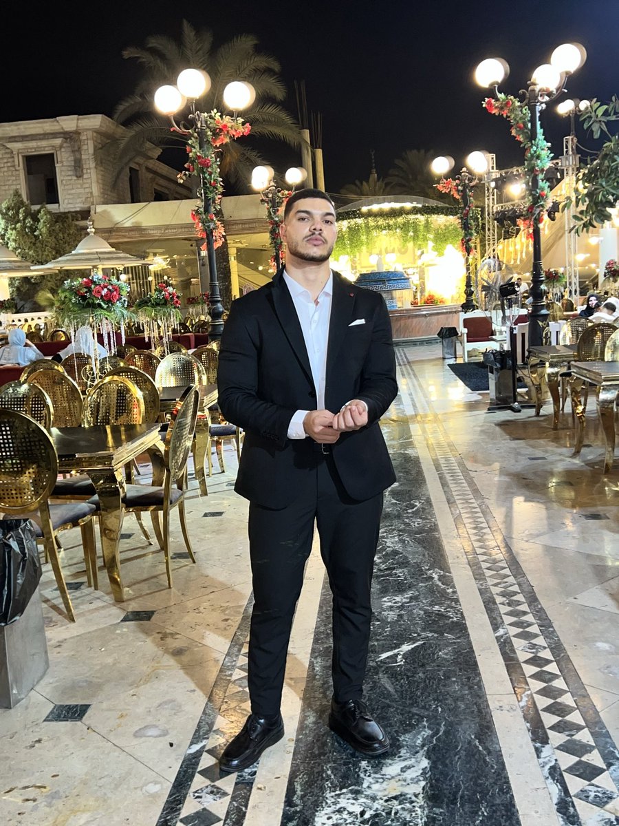 7hmed122's tweet photo. ناقصها العروسه والله 🖤 https://t.co/4Kke4NqEhX