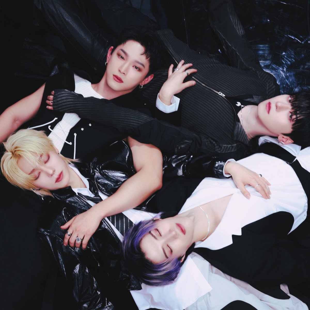 🇰🇷 Best-selling Groups Debuted in 2019 (until September 30th, 2025)

1. #TXT — 19,259,500 copies sold
2. #ITZY — 6,799,438 copies sold
3. #WayV — 2,477,072 copies sold
4. #ONEUS — 1,759,014 copies sold
5. #AB6IX — 1,325,791 copies sold
6. #EXO_SC — 961,509 copies sold
7. #CIX —