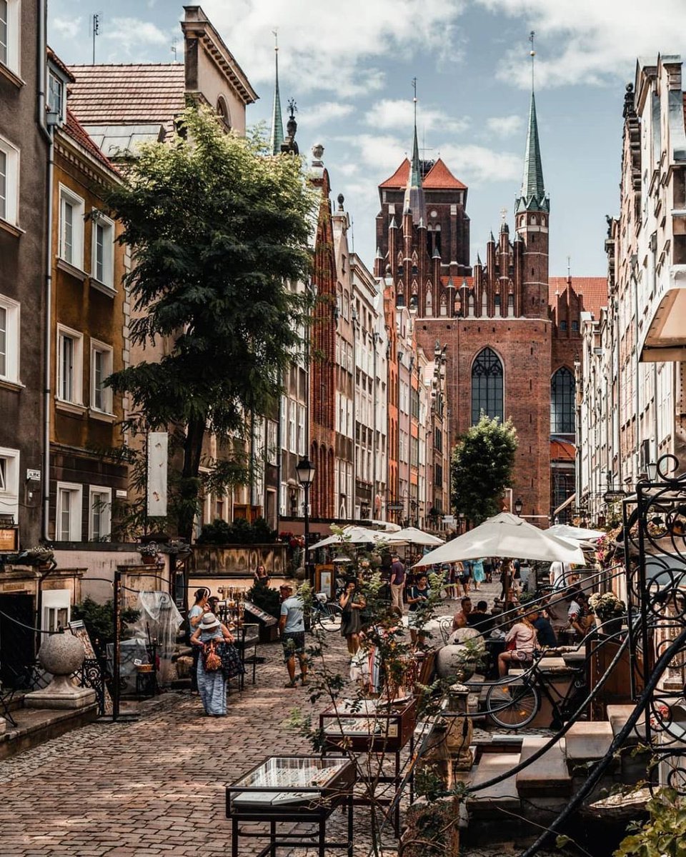 archi_tradition's tweet image. If you’re an architecture enthusiast, Gdańsk needs to be on your bucket list.