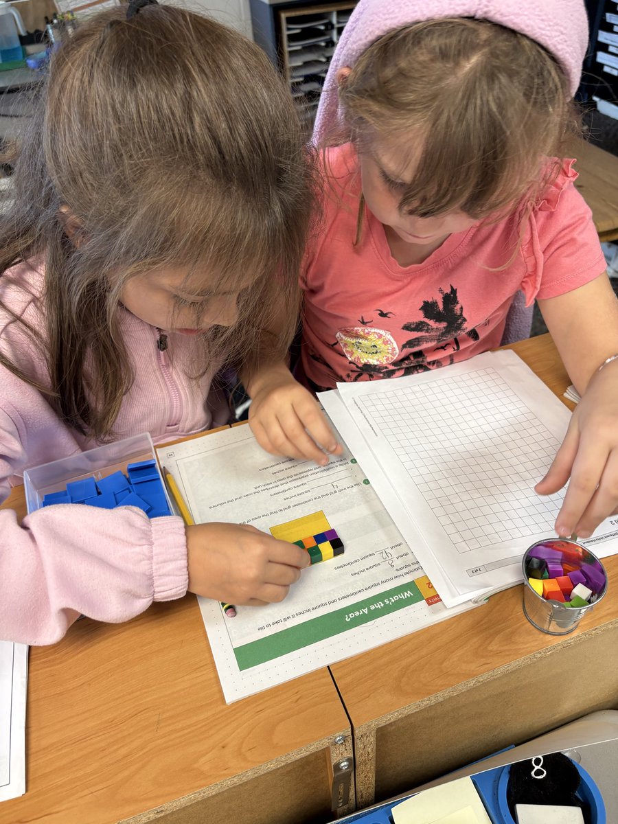 PVWollberg's tweet image. Using square inch tiles and centimeter cubes to learn about measuring area using different units. #pvlearns #mathisfun