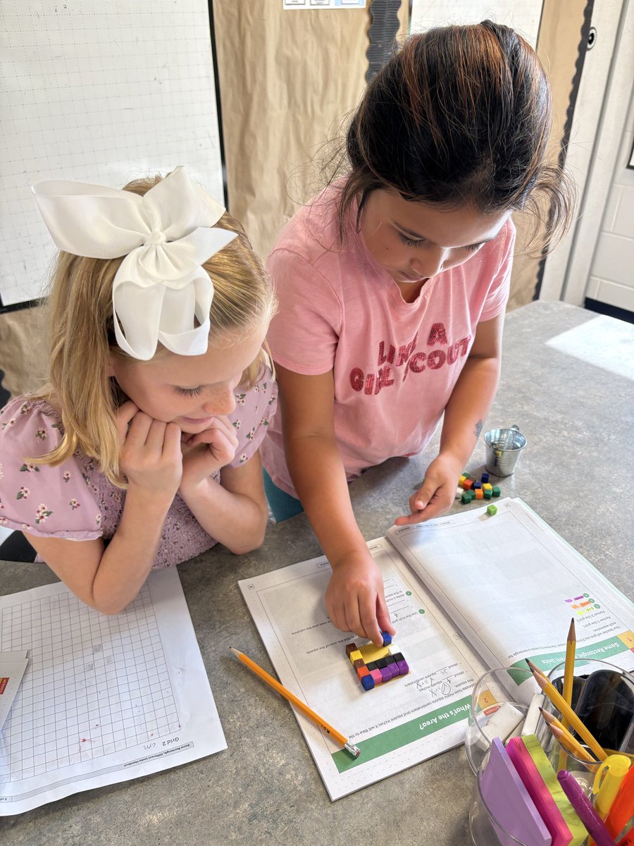 PVWollberg's tweet image. Using square inch tiles and centimeter cubes to learn about measuring area using different units. #pvlearns #mathisfun