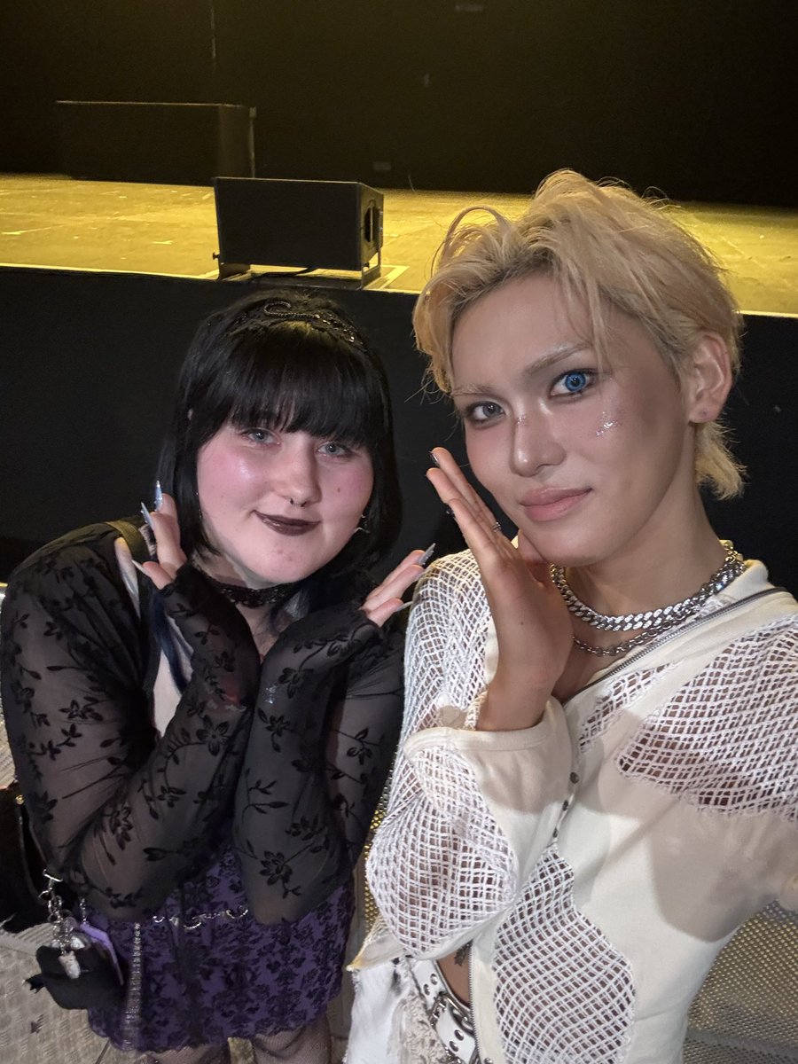 glittersannie's tweet photo. who could've thought that they would mean so much to me
thank you and let's meet again ❤️‍🩹

💛🩷💙❤️

#XLOV #haru #rui #hyun #wumuti #xlovincologne #gay. https://t.co/6YLKgfITvV