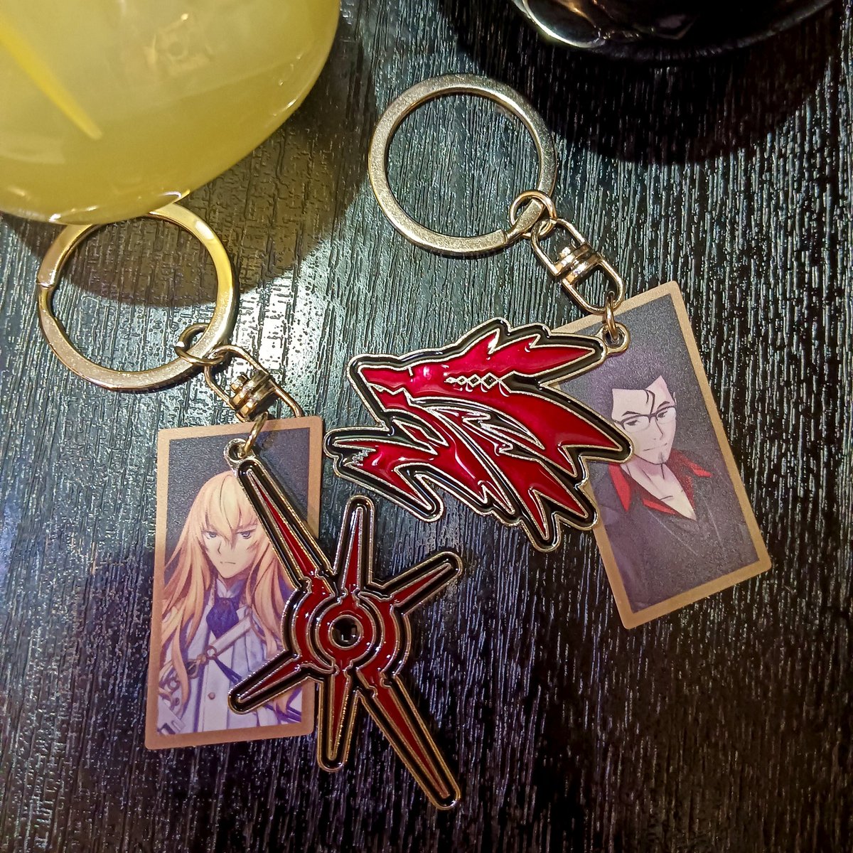 FGOFESS's tweet image. *FGO wts keychain command seals keychain crypter beryl dan kirschtaria, masih ada kapsul gachapon nya. Satunya 50k, ambil dua-duanya 95k. Dikirim dari jakarta yaa thank you!