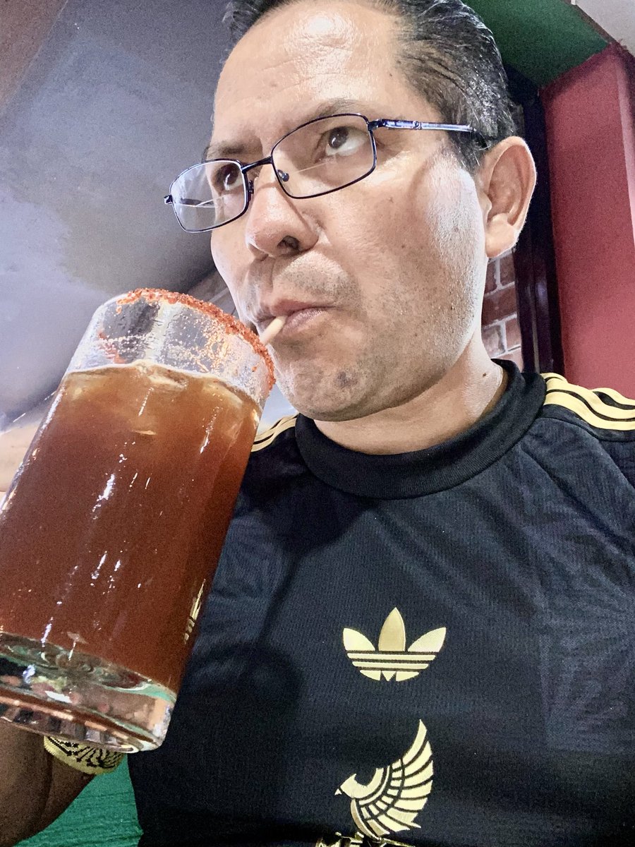 jemundo2016's tweet image. #CompaVsParce no importa si pierde pero que juegue a algo la selección ya con presencia americanista apoyando desde Reynosa Javier Escobedo