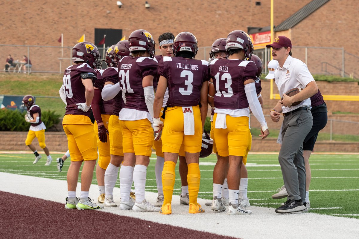 UMMFootball's tweet photo. Week 4️⃣pics 📸 

IG ➡️ Timelesstakesbygrace

#TEAM #RollCougs🐾 https://t.co/pSUqpGeOQU