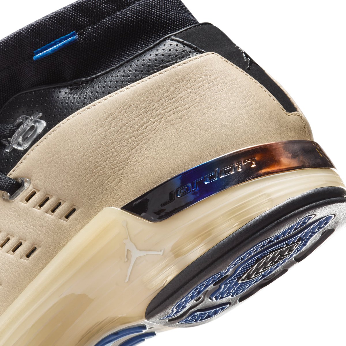 OFFICIAL LOOK: Infinite Archives x Air Jordan 17 Low ♾️

🗓️ October 17th
📝 IH0177-200
💵 $305