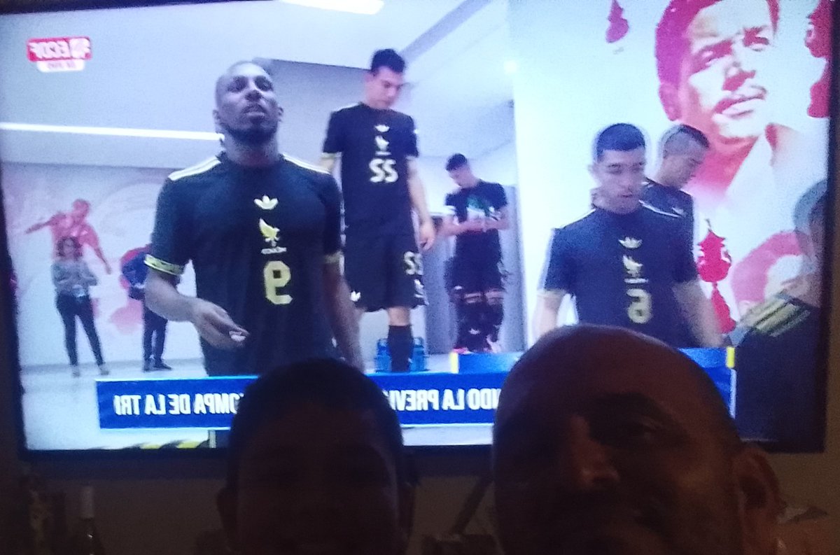 Ronaldbar10's tweet photo. @ElCanalDFutbol  #latrixecdf https://t.co/aHDzEgS8eu
