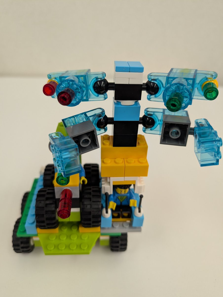 NetUe6's tweet image. 今週のチグハグ塾生（小学生の姉弟）の作品です。
イラスト作品『ホラー宝石ツリー』
レゴ作品『攻撃カー、収納カー、合体ドローン』

他の画像もご覧になりたい方は👇
humannet-edu.com/robot/works-20…

#レゴ #WeDo #ibisPaintX #イラスト #iPad #大阪市習い事塾代助成 #上本町