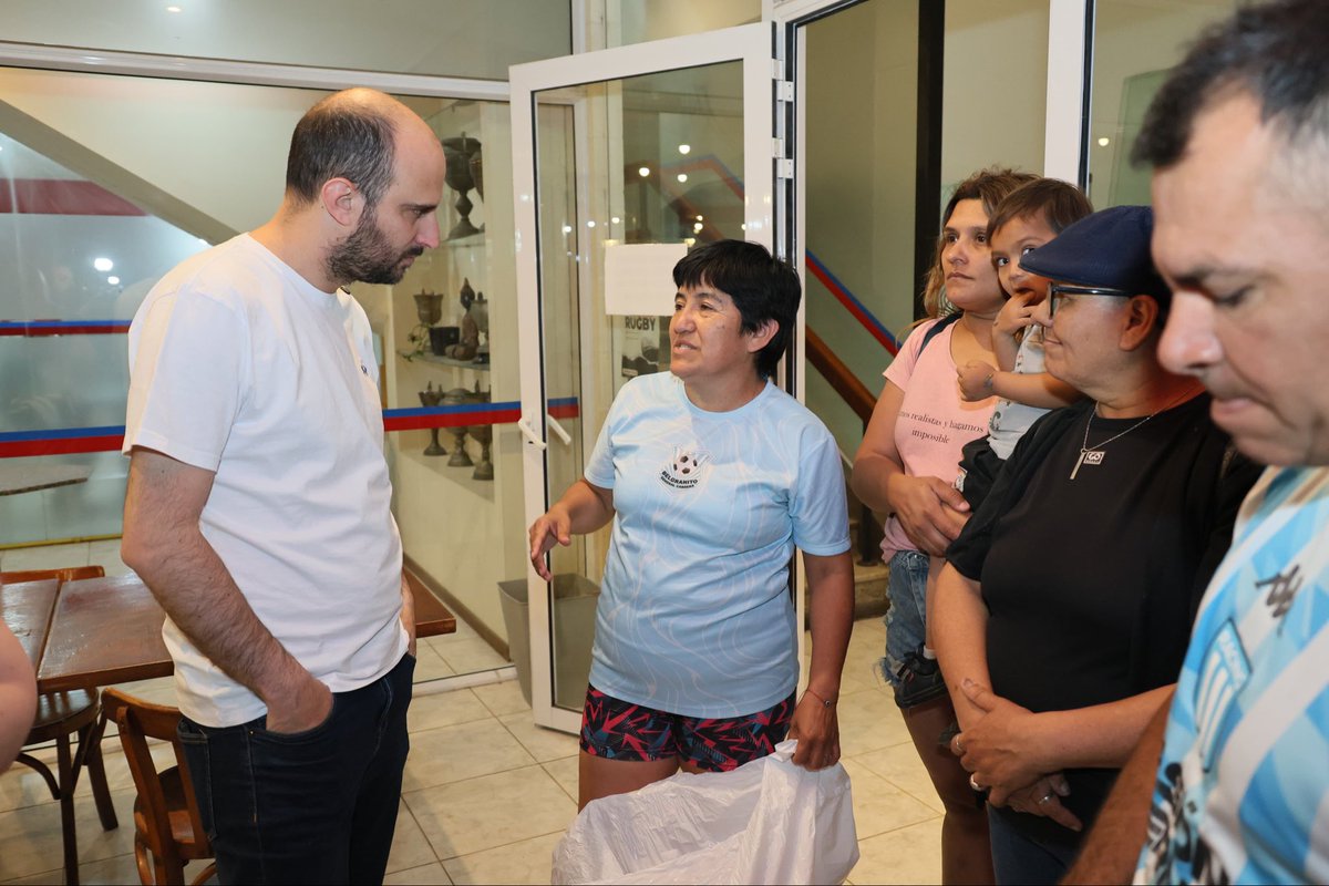 JoseIScotto's tweet photo. El deporte une, enseña y transforma.
Por eso, junto a la concejal Verónica Huppi, el dirigente departamental de Juárez Celman, @MatiasViolaOk, y a través del #ProgramaMANOS, acompañamos a los clubes Belgranito, Iguanitas Rugby e Independiente Dolores con la entrega de nuevos elementos deportivos, para que sigan creciendo y generando oportunidades en cada institución.