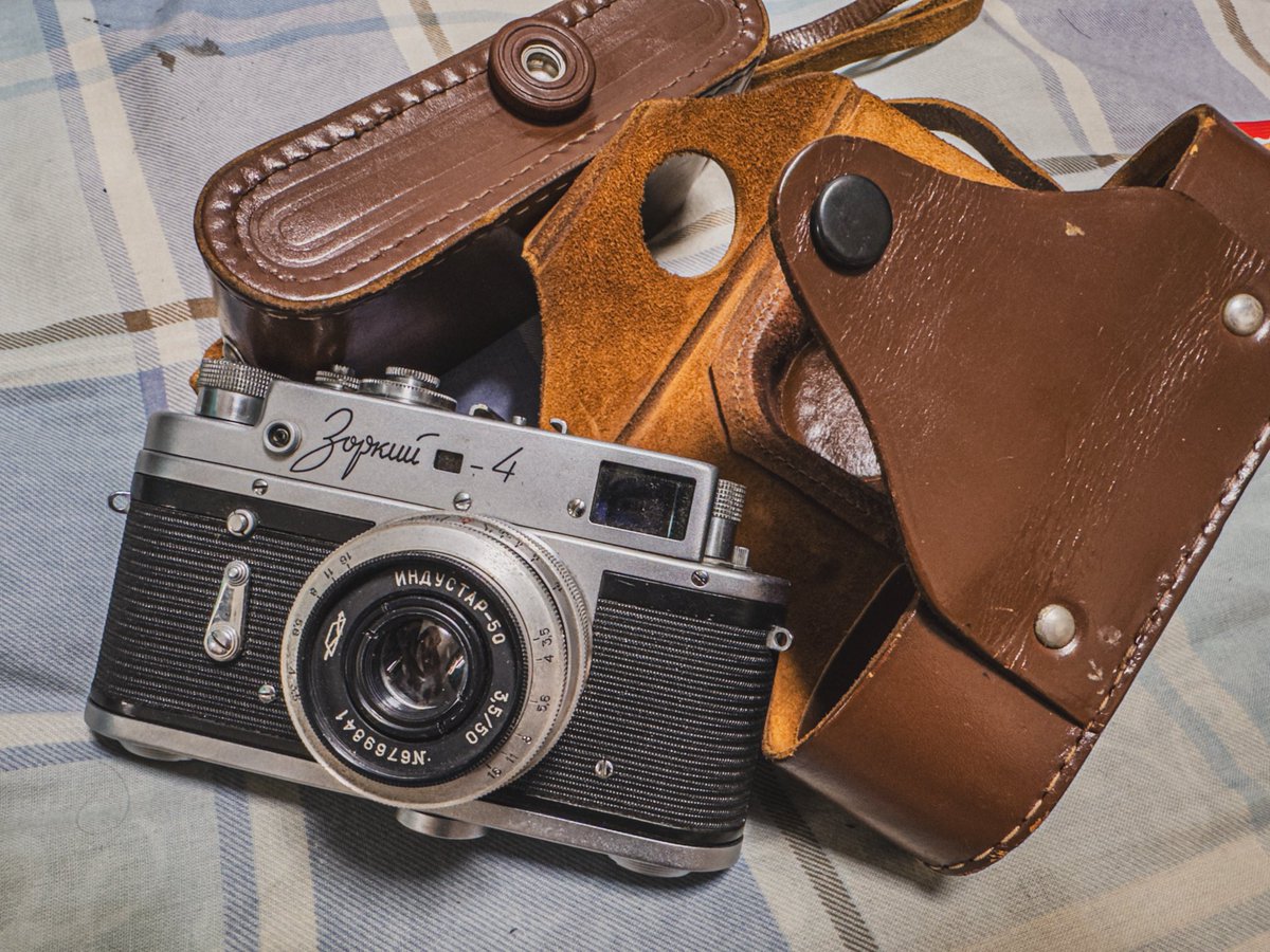 僕の初めてのフィルムカメラ。
ソビエト製のゾルキー4
ここから僕のフィルムカメラライフが始まった。