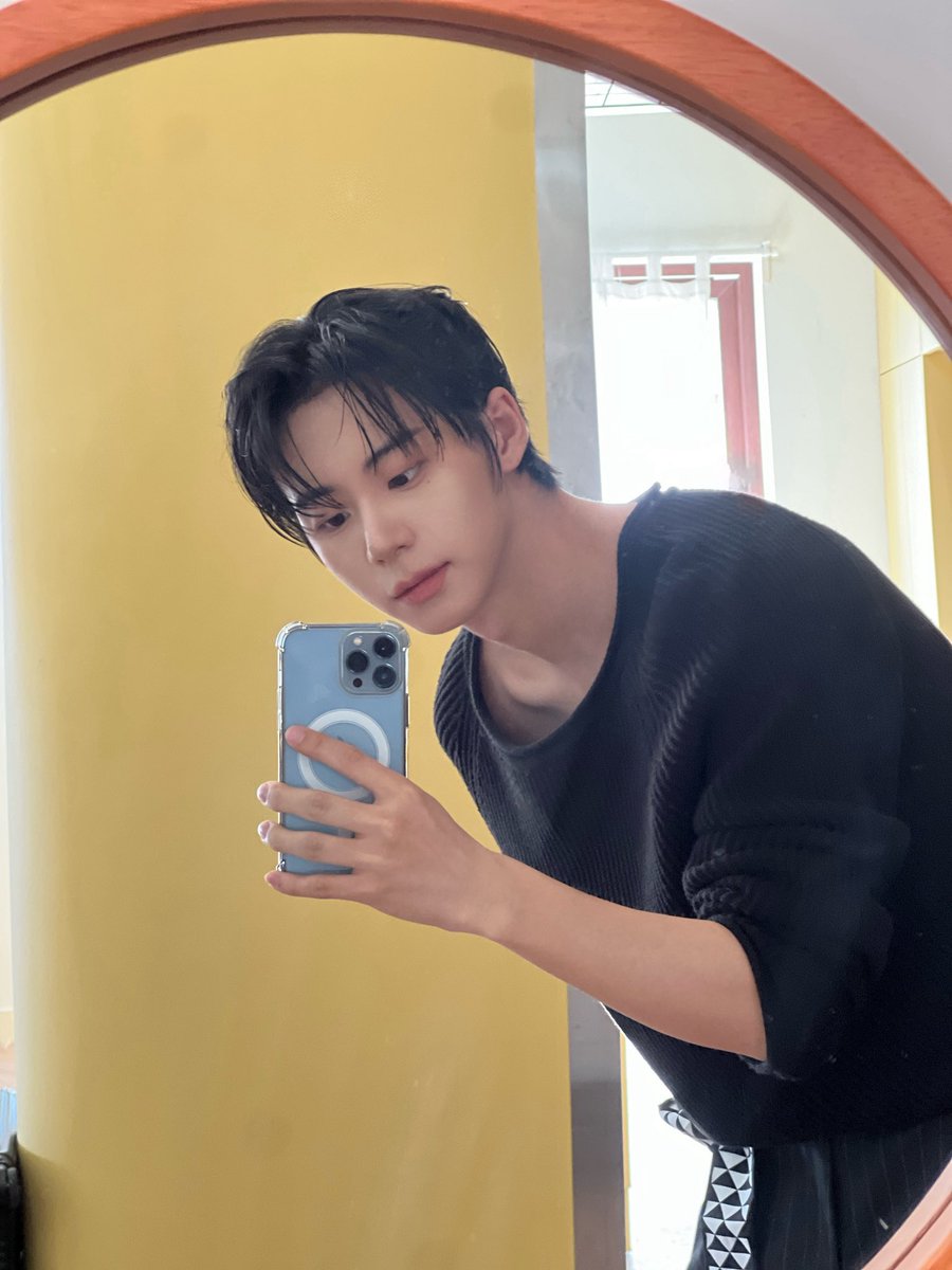 AHOF's JEONGWOO looks incredibly handsome in his new photos shared