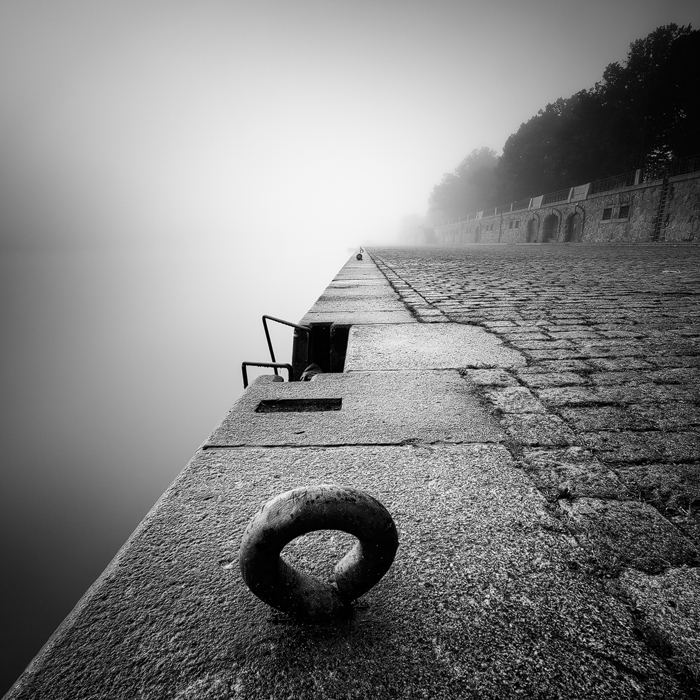 artlimitednet's tweet image. Riverbank by Martin Rak artlimited.net/19577
#morning #construction #waterfront #photography #bwlovers #prague #digital #pontoon #fineart #bnwphotos #blackandwhitephotography #blackandwhitephoto #longexposure #blackandwhite #square #camera #mist #city #blackwhite #riverbank…