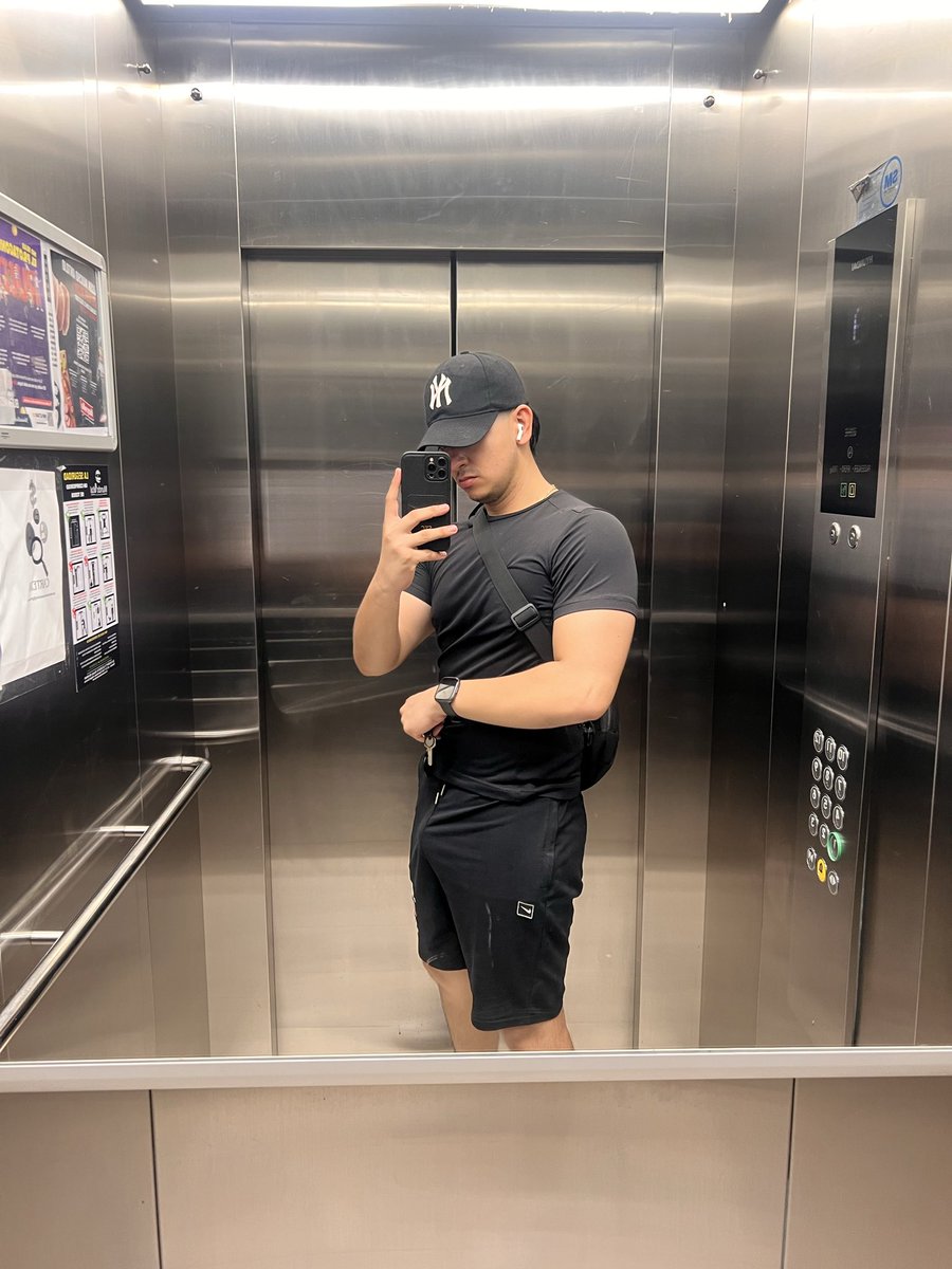 SebastianA20433's tweet photo. #Barranquilla #gym quien para entrenar ? https://t.co/xfwiQVciqZ
