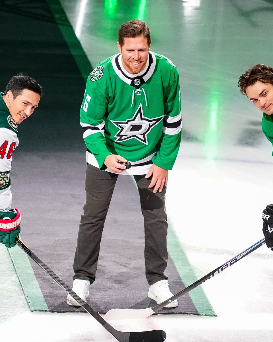 NHL's tweet image. Well, look who it is! 

Captain America, AKA Joe Pavelski, dropped the puck at the @DallasStars' home opener! ⭐ #NHLFaceOff 

📺: @espn ➡️ espn.com/watch