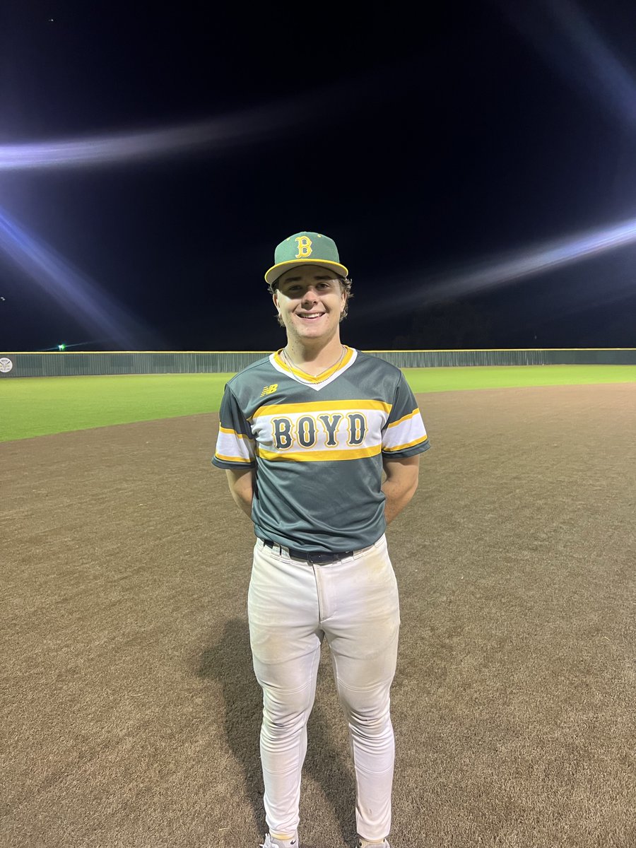FiveToolTexas's tweet image. #DFWSWHSFallLeague F: @BoydJacketBsB 9, Weatherford 3
PoG: @JenningsMajor 2 IP, 3K, 2H
Hitter: @_StephenWebber 2-3, 2B, 3 RBI