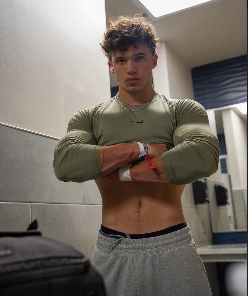 cashgodjj's tweet image. 4 Round RT GAME 🥵

2/1/1 ( 1com )

5 min 

Totally addicted, I’ll take all my cash