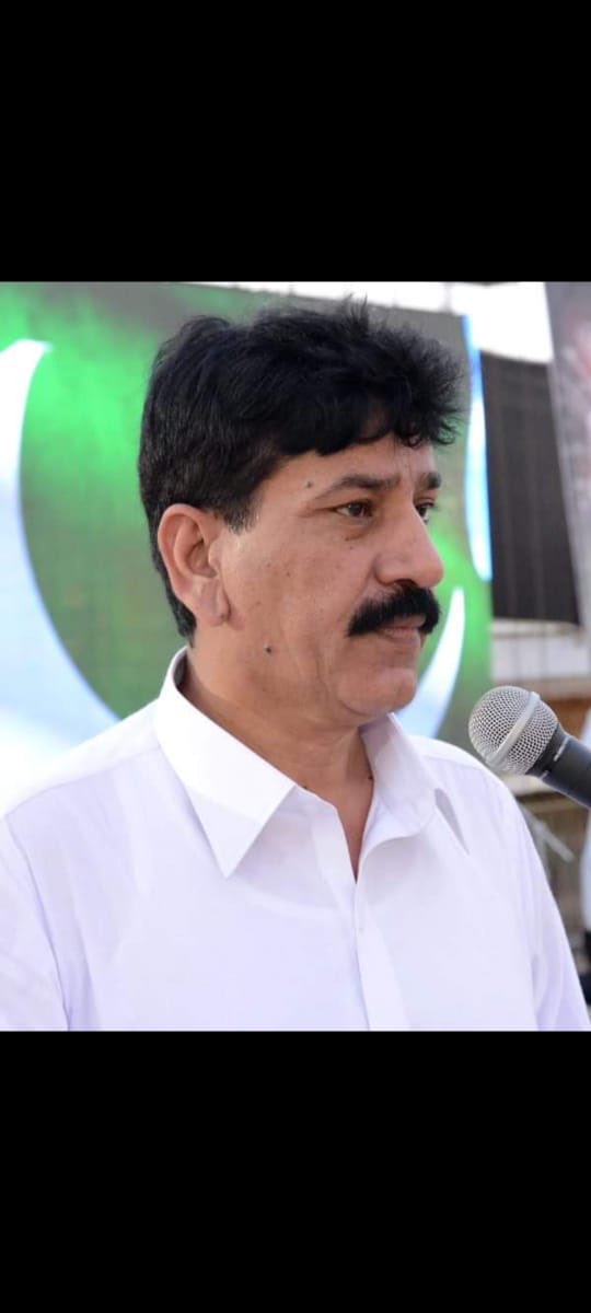 panhwarfatima1's tweet image. ایک مہینہ گزر گیا، مگر نثار پنھوار کا کوئی نام و نشان نہیں۔
ایک باپ، ایک عوامی نمائندہ، اور ایک شہری ،سب خاموشی میں گم کر دیے گئے۔
کیا انصاف مانگنا اب بغاوت بن گیا ہے؟
ریاست کب تک اپنے ہی لوگوں کو غائب کرتی رہے گی؟
#ReleaseNisarPanhwar