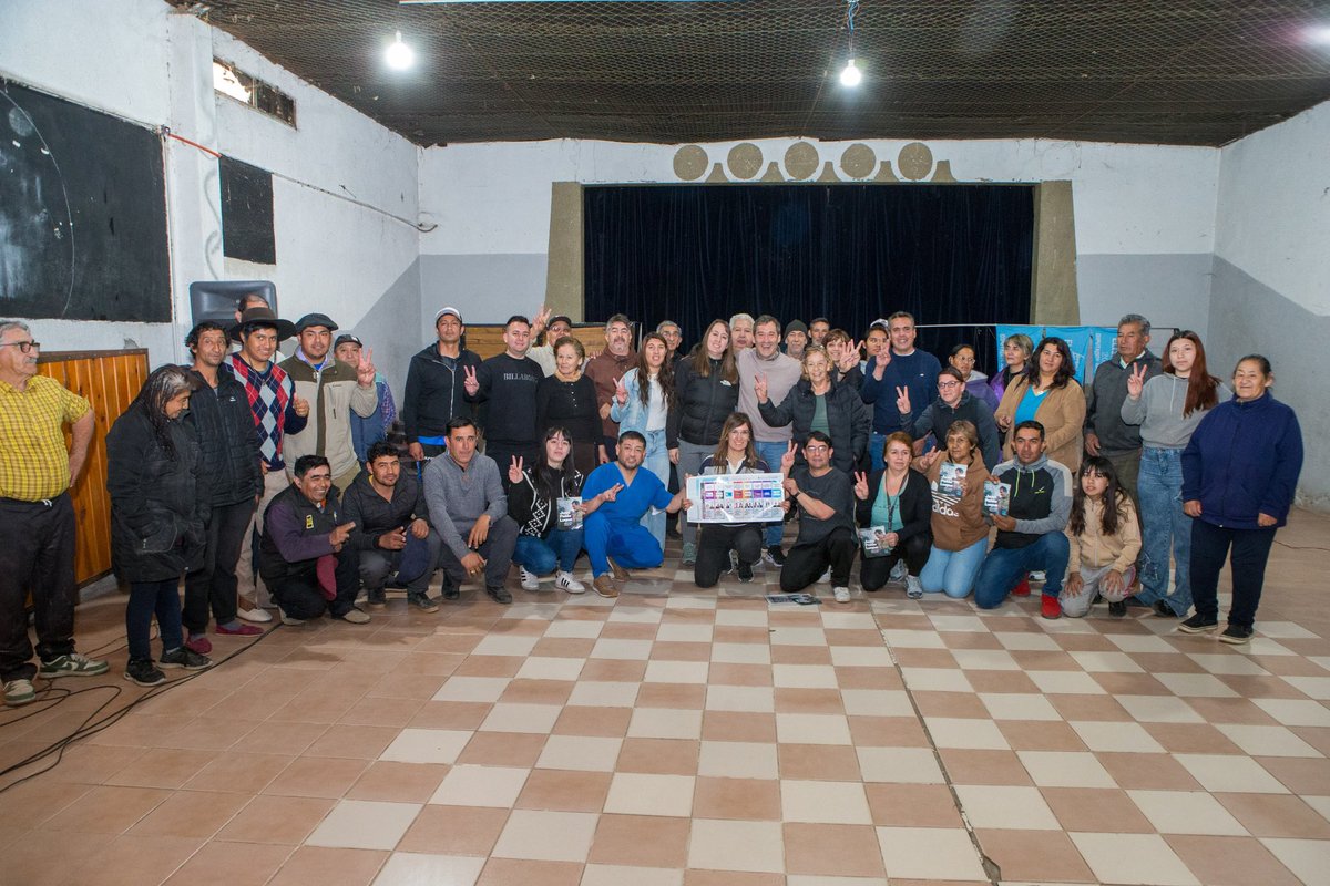 MPanquilto's tweet photo. Recorrimos el interior de nuestra provincia junto al candidato a diputado nacional @luquejuanpablo 
📍 Gastre, Gan Gan, Telsen, Las Plumas, Los Altares, Paso de Indios y Tecka.

(Sigue) https://t.co/sZQfyzJCzu