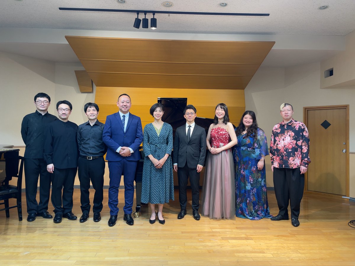 ptna_enc's tweet photo. 昨晩の公開録音コンサート「日本歌曲の夕べVol.3～三善晃作品と邦人新作を中心に～」が無事終演いたしました。ご来場いただきました皆様、ありがとうございました。
今回の動画もピアノ曲事典に掲載予定です。楽しみにお待ちくださいませ。
https://t.co/0W6qxw64Z9 https://t.co/gm1yr2798q