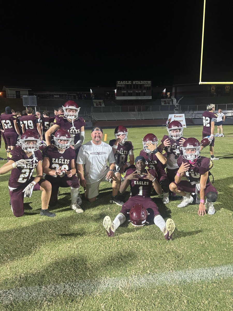jordanmparks's tweet photo. Your Niceville Freshmen Eagles finish their season 4-2. Played a lot of older JV teams this year and still held our own. The future of Niceville football is BRIGHT! #BeAnEagle
#TheyThought #EaglesOverEverybody https://t.co/2chxVbyATm