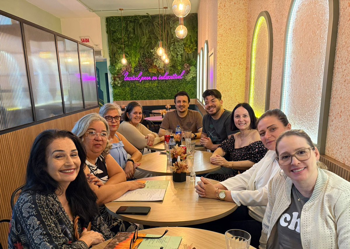 INAINSTITUTO's tweet photo. ✨ Comemoração antecipada do Dia dos Professores no INA! 🎉

Hoje, tivemos um encontro incrível no Ames, repleto de alegria e gratidão. Agradecemos a todos os professores pelo seu empenho e dedicação! 🙏📚

Vamos celebrar juntos o impacto que vocês têm na vida de cada aluno! 💖 https://t.co/BqeWtNYF11