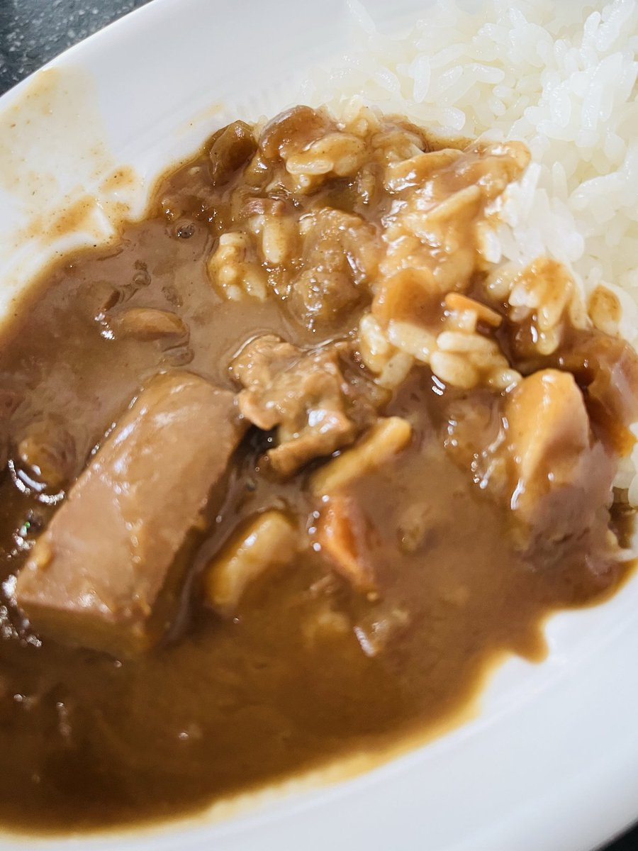 #moritakastaff #森高千里 #moritakachisatofancircle 
おはようございます！
カレー🍛大好きちーちゃん
この新潟海洋高校相撲部開発ごっつぁんカレー🍛も美味しかった
陽の光が無くとも心は明るい陽射しを🔆
今日もファイト！！