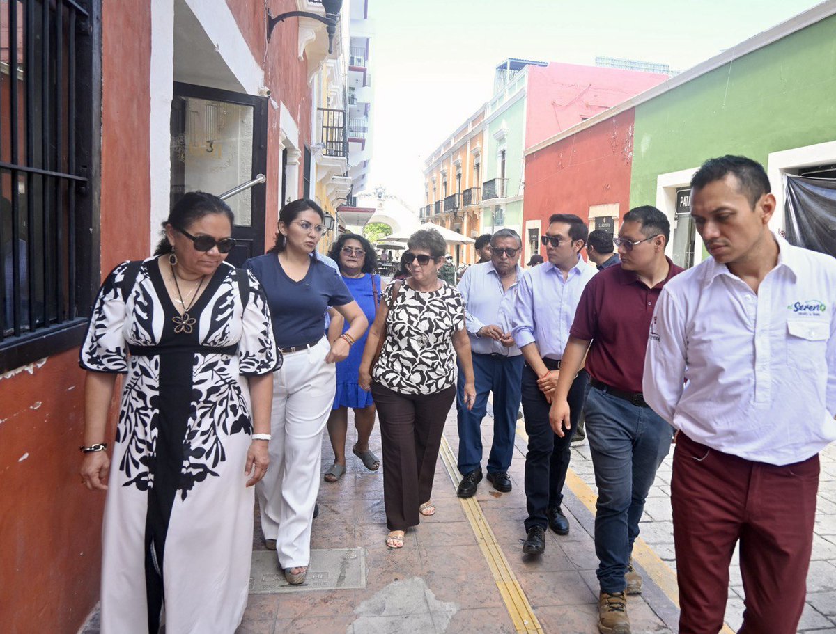 APCECampeche's tweet photo. ♿ En el marco del Día Internacional del Bastón Blanco, la #APCEC participó en una caminata por la Calle 59, se destacó la importancia de la autonomía y la movilidad de las personas con discapacidad visual, reafirmando el compromiso con la inclusión en el patrimonio cultural. https://t.co/0ZgEOKsH3q