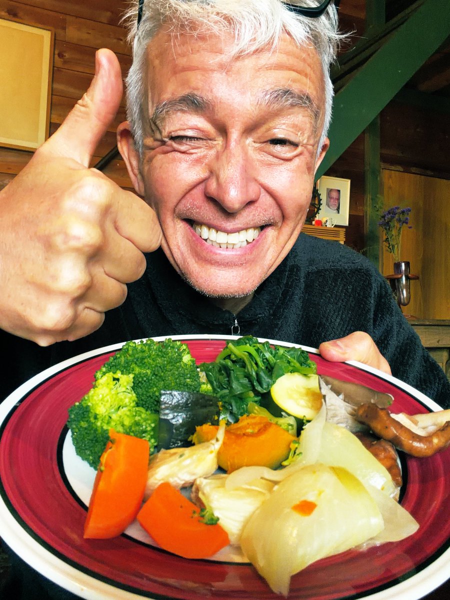 marcpanther's tweet image. ゆっくりでいい。
完璧じゃなくていい。
少しずつ、今あるもので変えていけばいい。
まずは「野菜を主役」にするところから。
毎日の小さな選択が、体をやさしく変えていく🌱
#健康生活 #野菜中心 #ゆるく続けよう