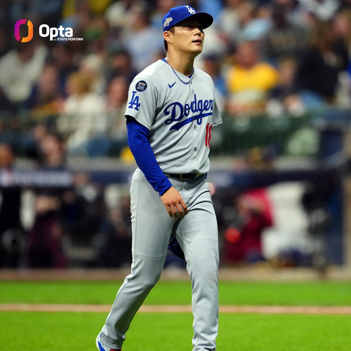 OptaSTATS's tweet photo. Yoshinobu Yamamoto is the second pitcher in MLB postseason history to give up a leadoff homer but allow no runs after that and toss a complete game.

The other was the Giants' Johnny Antonelli in Game 2 of the 1954 World Series.

Both allowed the homer on the first pitch. https://t.co/jkemmyeg1E