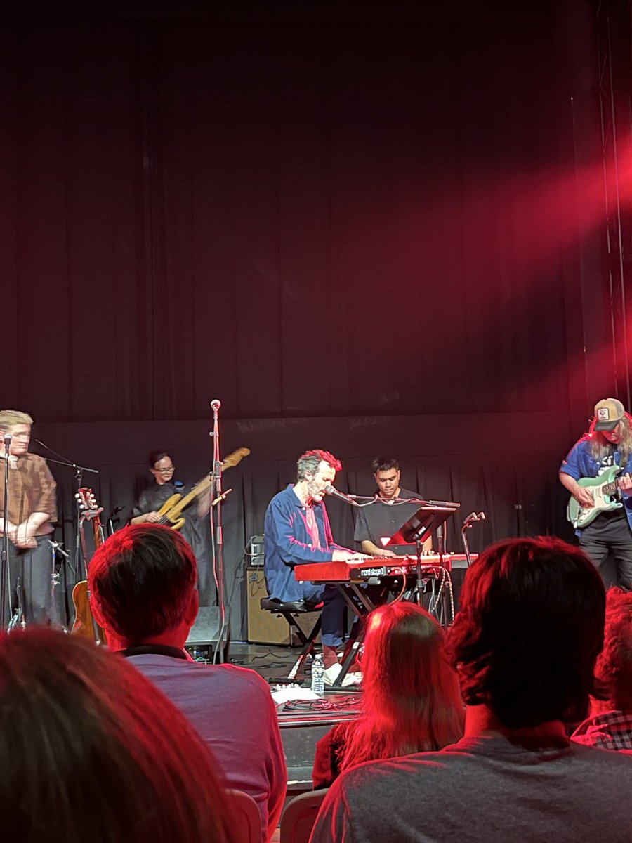 Chrik_7's tweet photo. Just went to @bret_rospective show at DC tonight…dare I say the most beautiful two hours of my life this year…it’s really magical 🥺🥺🥺😭😭😭 Bret you’ve got it going on https://t.co/nDZut2lyWX