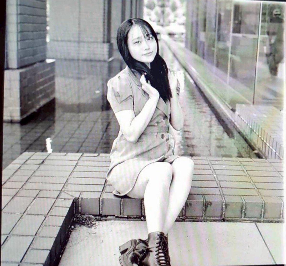 いろんなポーズで見つめちゃう👀

#もものふぉと #ポートレート写真 #ことり撮影会 #フィルムカメラ