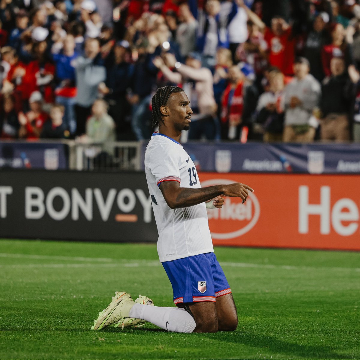 Con ¡DOBLETE! de Haji Wright (33', 51'), Estados Unidos 🇺🇸 ¡DERROTÓ! 2-1 a Australia 🇦🇺 por la Fecha FIFA (Amistoso).

Los anfitriones de la próxima #CopaMundialFIFA, enfrentarán a Paraguay 🇵🇾 y Uruguay 🇺🇾 en el mes de noviembre