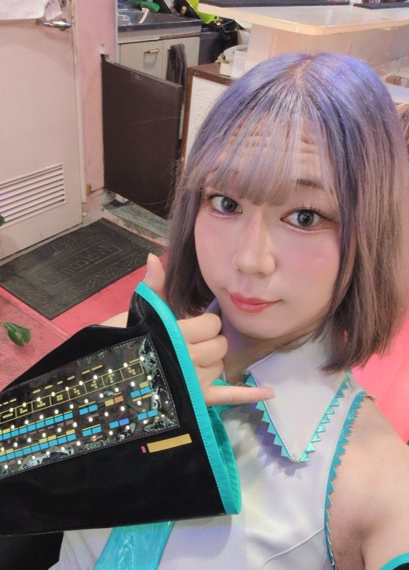 Seraphinaite82's tweet photo. おはようございます❣️
今日も元気に営業中❣️❣️
今日のキャストは
みのり(@minori_seraphi)ちゃん🧡
ぜひ会いに来てください❣️
#カフェ #バ��� #Cafe #BAR #コンカフェ #セラフィナイト #大阪 #日本橋 #オタロード https://t.co/bIU6TVMS53