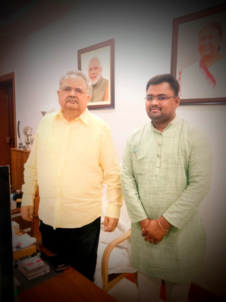 Anuj20167's tweet photo. छत्तीसगढ़ के विकासपुरुष स्वार्णिम विकसित प्रदेश के निर्माता डेढ़ दशक तक प्रदेश का नेतृत्व मुख्यमंत्री के रूप मे करने वाले वर्तमान विधानसभा अध्यक्ष देश के वरिष्ठ भाजपा नेता डॉ. रमन सिंह जी को जन्मदिवस की हार्दिक शुभकामनायें प्रभु श्री राम की कृपा आप पर सदैव बनी रहे🙏🏻✨ https://t.co/jZ5arlxc0U