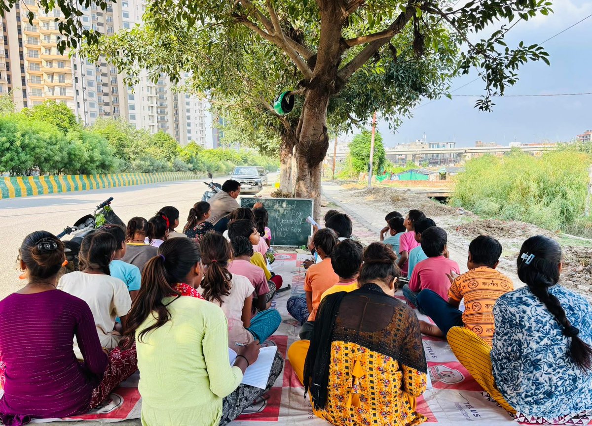 challengersgut's tweet image. 📍Noida #Centre_2:
At Noida Centre 2, our little learners are proving that #regularity and #passion go hand in hand. 🌈
Each day, the children participate eagerly in lessons, activities, and discussions — learning new concepts and applying them creatively. 💖📖
#ChildRights