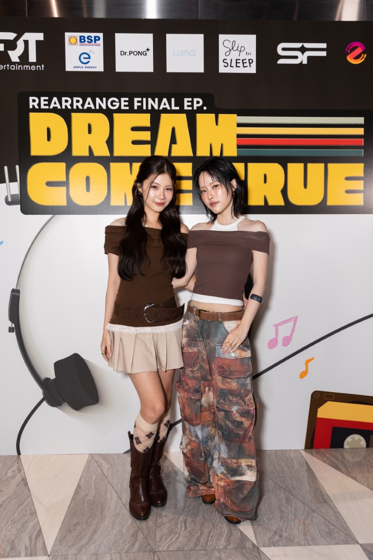otpc_story's tweet photo. “มาร์ค–ฟลุท” นำทีมส่งท้ายความฟิน ปิดฉาก “Rearrange Final EP”
#RearrangeEP10
#RearrangeTheSeries
#ขอฟังอีกครั้งเพลงรักของเธอ
#MarcThanat #FluteChinnaphat
#BomPanupong #AustinKij
#OpalKulwipa #MintBenjanee
อ่านข่าวเพิ่มเติมได้ที่ https://t.co/lVZZa813uf https://t.co/SiB7df0hQq