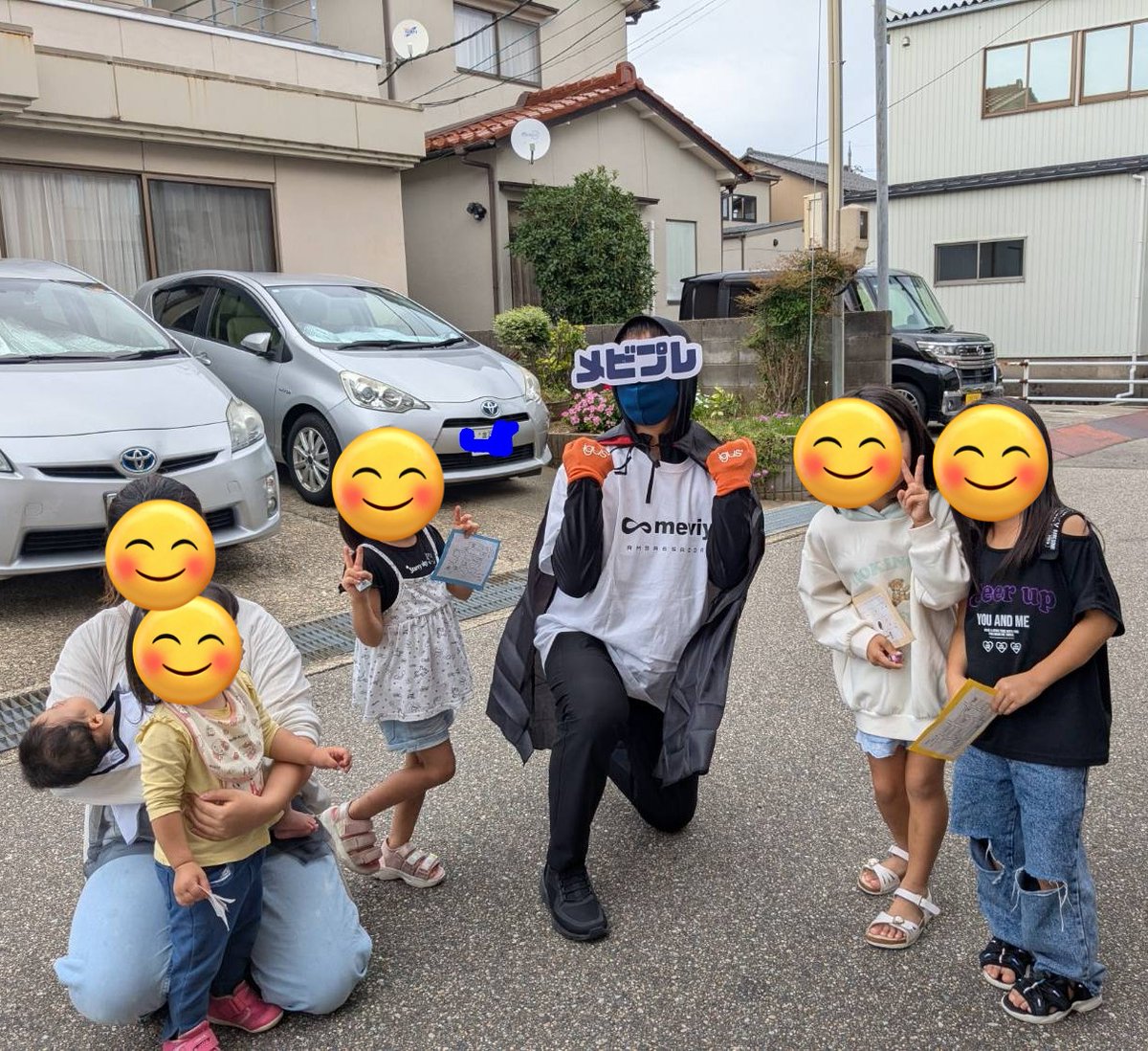 nagase_eng's tweet image. 今年の三浦町子供会ハロウィン
子供達と保護者の方々が搬送装置に興味を持って下さいました
メビプレマスクも沢山写真を撮ってもらいました
子供達が製造業に興味を持ってくれたら嬉しいです！
#メビプレ
#meviy
#igus グローブはカボチャに映えました