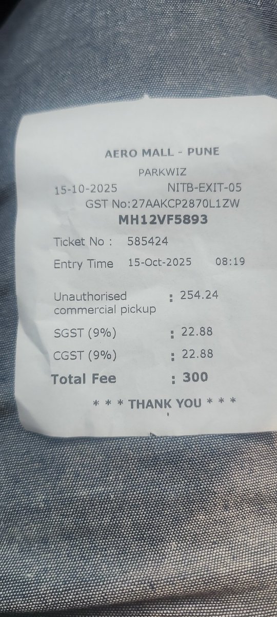 sarmadeepak's tweet photo. @AAI_Official @Uber @MoCA_GoI @aaipunairport I have taken Uber taxi from pune airport pickup point then also total cost of travel : Rs 292 and unauthorized pickup charged : Rs 300. This is fraud by parking authority at pune airport. @aajtak @ndtv @ANI https://t.co/VnyVSWsZzy