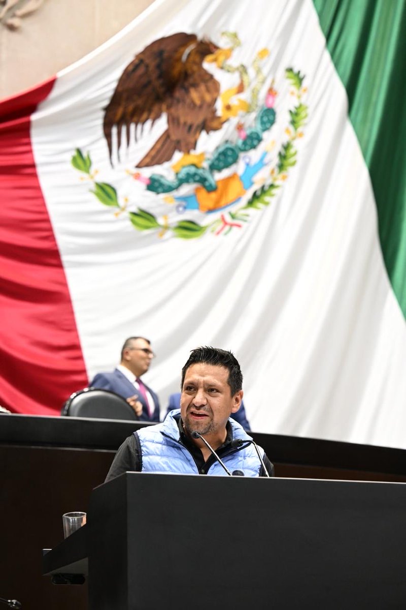 ErnestoSR_MX's tweet photo. En el PAN lo decimos sin vueltas: el amparo no se toca.

Vamos a defender el derecho de todas las familias mexicanas a protegerse frente a
los abusos del poder. No permitiremos que la justicia se convierta en un lujo que solo
el gobierno pueda pagar. https://t.co/NCHfJxJGux