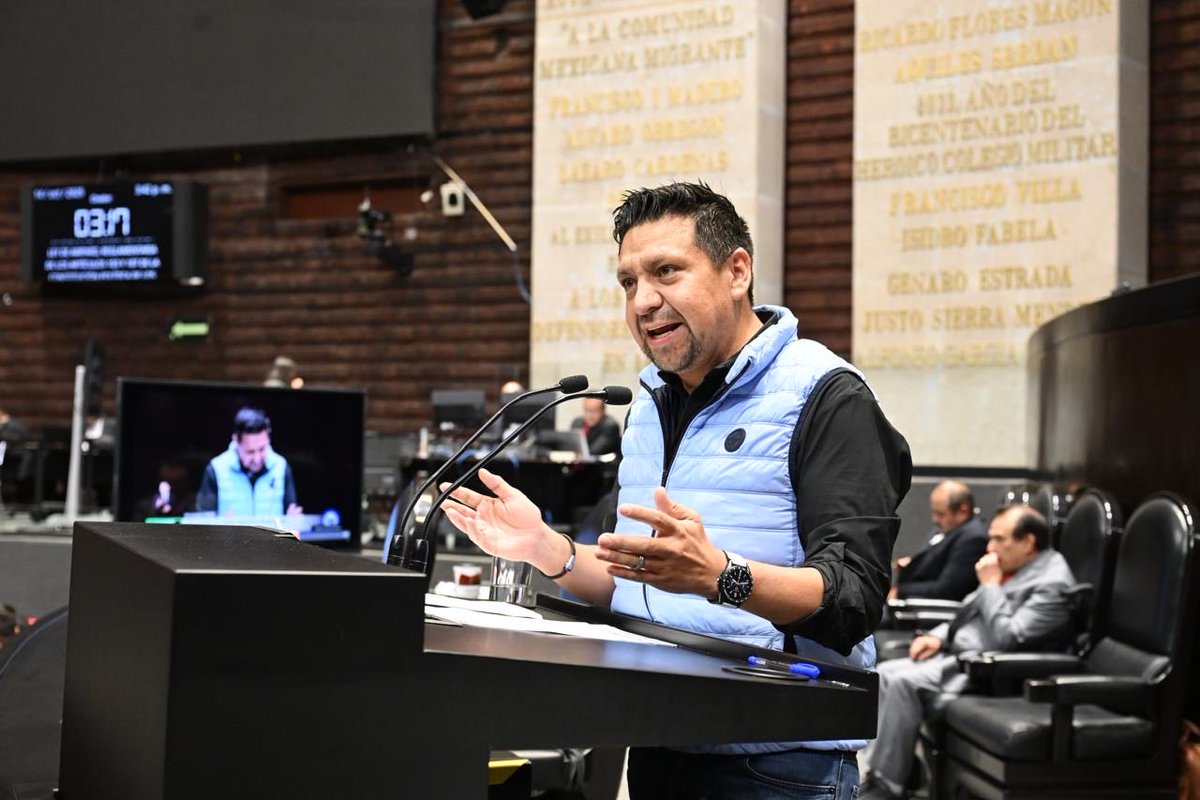 ErnestoSR_MX's tweet photo. En el PAN lo decimos sin vueltas: el amparo no se toca.

Vamos a defender el derecho de todas las familias mexicanas a protegerse frente a
los abusos del poder. No permitiremos que la justicia se convierta en un lujo que solo
el gobierno pueda pagar. https://t.co/NCHfJxJGux