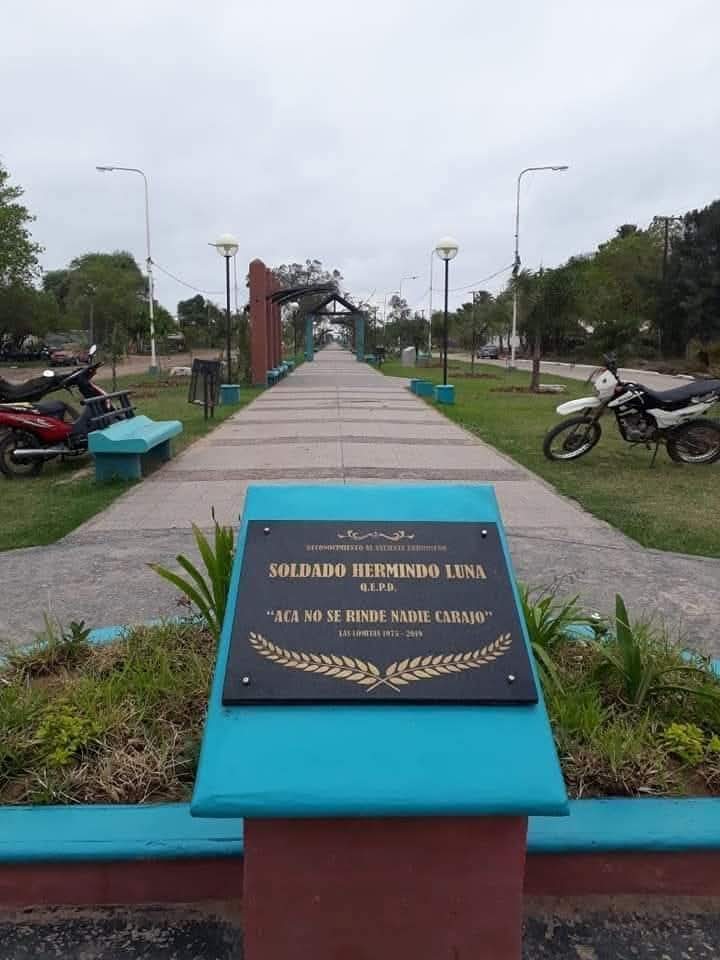 Memoria completa de la guerra olvidada, negada o ignorada contra el terrorismo subversivo marxista del erp y montonero. 
Fué inaugurado el paseo Soldado HERMINDO LUNA, por ordenanza del Consejo Deliberante de la municipalidad de Las Lomitas, Formosa.