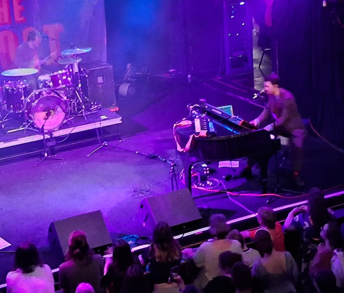 ryPod_777's tweet photo. It's almost like this drum mic stand was being knocked over by a ghost. 

Oh.

Jukebox the Gh...

OMG I GET IT NOW

@JukeboxtheGhost https://t.co/fGSaGhW2mW