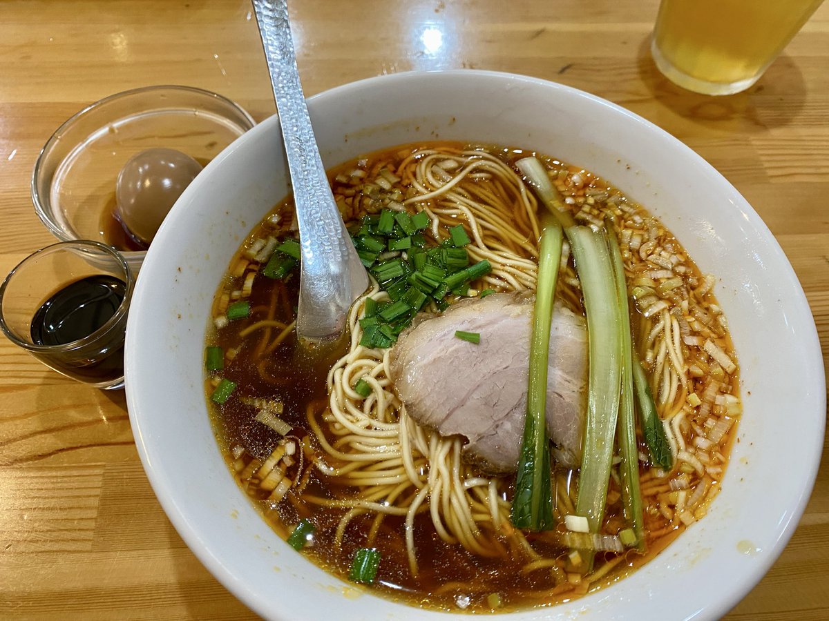 amun_cuco's tweet image. おひるは酸辣麺🌶️体が酸っぱいのや辛いのを求めている様子。疲労か、一昨日も昨晩も悪夢見ちゃって自分の叫び声で目が覚めてしまっている、ストレスか。
イマチニブ持って出るの忘れて焦ったが無事食後に服用。今日は吐き気の日みたいで、午後から少し心配。
#GIST #イマチニブ #副作用